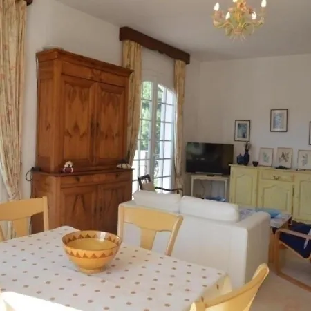 Dom wakacyjny Maison Le Lavandou, 5 Pieces, 8 Personnes - Fr-1-251-245 *